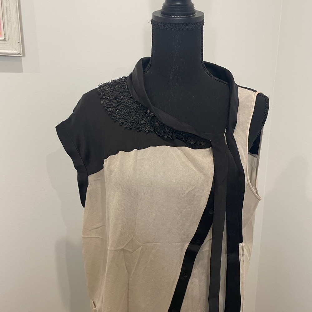 Rohit Gandhi Rahul Khanna Black And Beige Sleeveless Blouse View 6